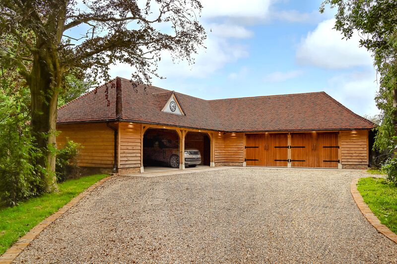 Oak framed complexes